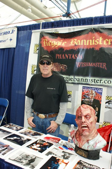 Photo: Reggie Bannister takes time to sign autographs at Comic-con 2008 ...