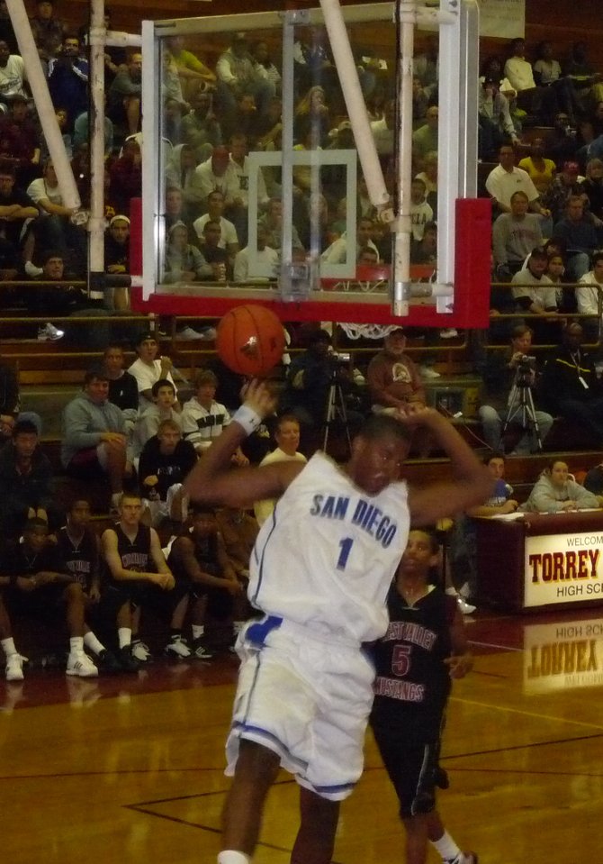 San Diego forward Jeremy Tyler throws down a dunk in the second quarter
