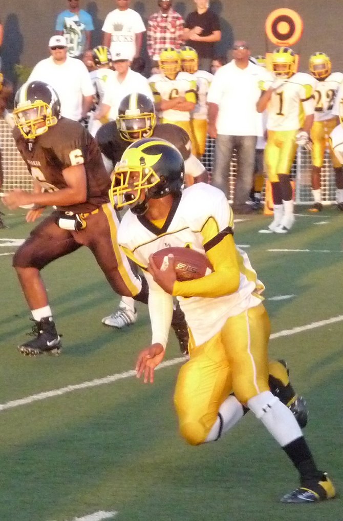 Mission Bay running back Dorion Howard carries the ball