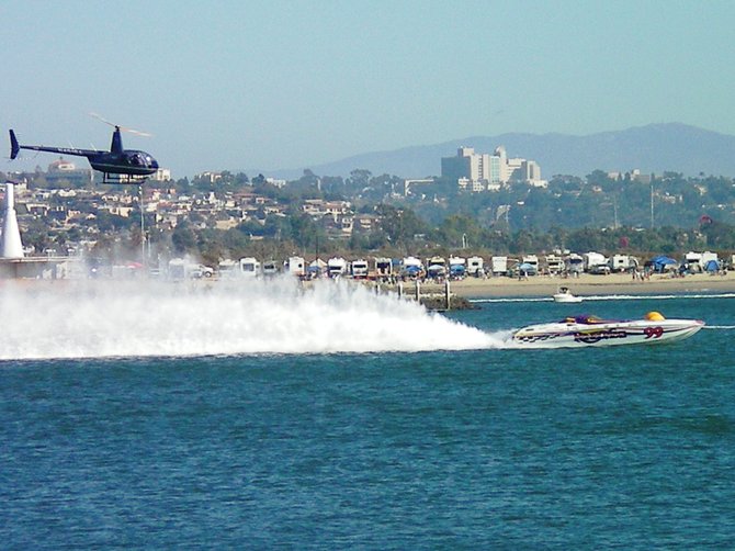 Power Boat Race 2009 - High splashing wave with low-flying helicopter