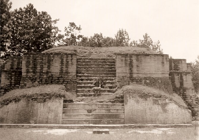 Mayan temple ruin, Ix'imche, Guatemala.  Taken in 1992.  
