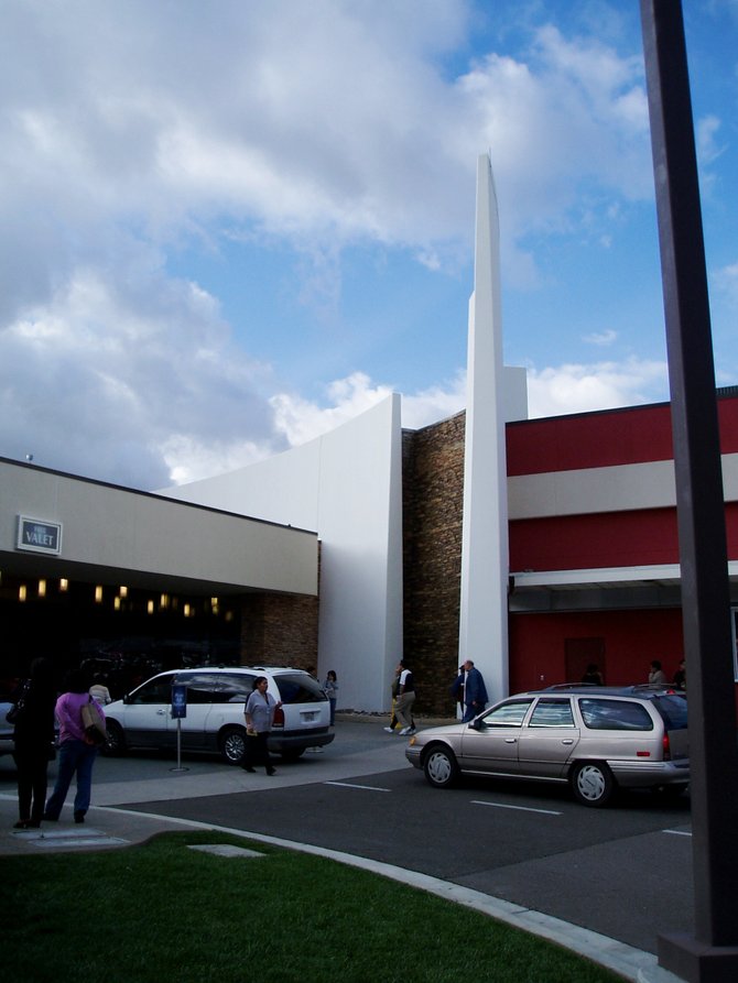 This is the entrance to the Valley View Casino. This casino has one of the best buffets around. I think it's better than any of the buffets in Vegas.