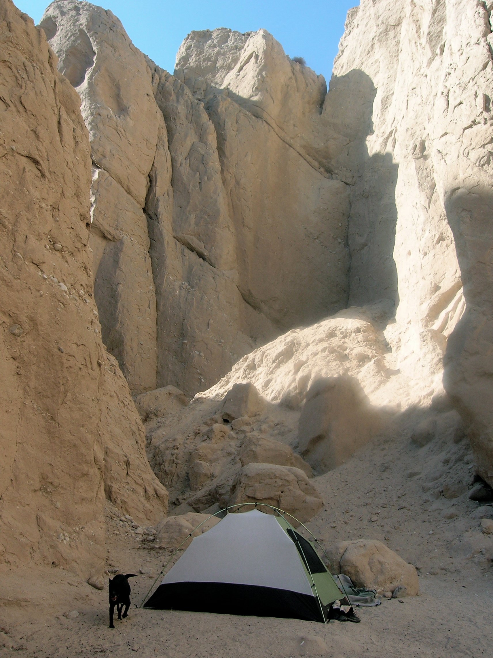 25/03/ · In this particular case, those rains yielded a unique slot canyon – and what we think is one of the best hikes in San Diego – for us to appreciate and enjoy.In this slot canyon, you get up-close and personal with San Diego’s unique geology.On either side of you, you can observe these naturally eroding canyon walls.