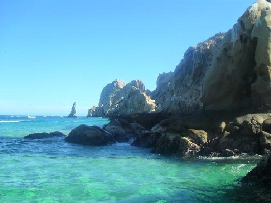 The famous arches of Cabo.