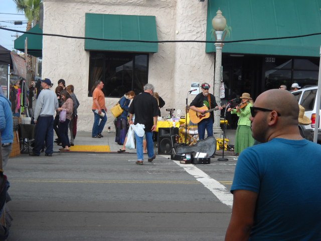 Mom & Pop band performing at Wednesday's OB Farmer's Market.