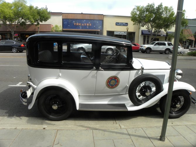 A state of California police car circa 1931.  If you look closely, you can see the Tommy gun Cruisin' Grand, May 13, 2011.