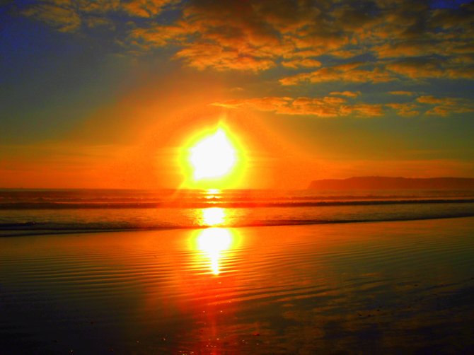 Another glorious Coronado, California sunset.  Is it any wonder why everyone loves San Diego.  Coronado, is one of my favorite places to unwind, relax, and revitalize.

