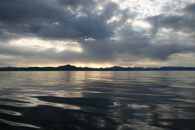 Waterfront view of Alaskan peaks