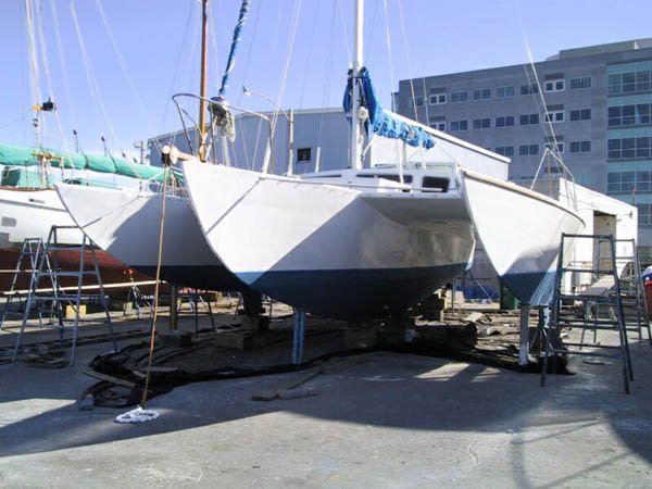 40´ Piver trimaran in dry dock (from 2hulls.com) 