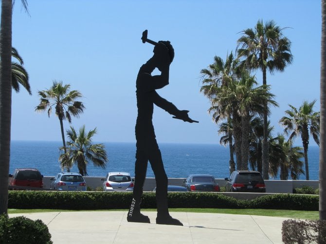 Moving Statue Next the Museum of Contemporary Art in La Jolla.