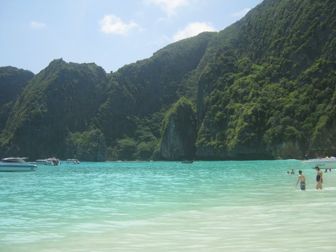 Beautiful Maya Bay in Thailand. The movie The Beach with
Leonardo DeCaprio was filmed here.

