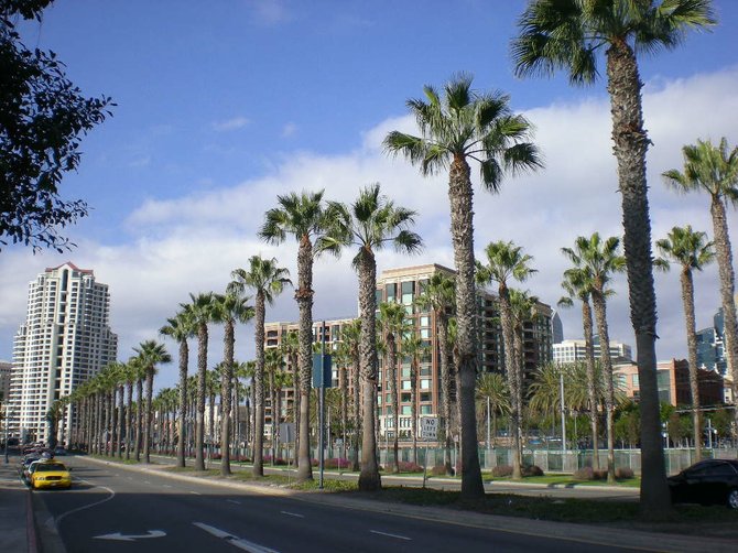I took this photo looking north on Harbor Drive near the Convention Center.

