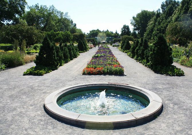 My family and I took a trip to the Montréal Botanical Garden which was filled with flowers and trees from around the world.