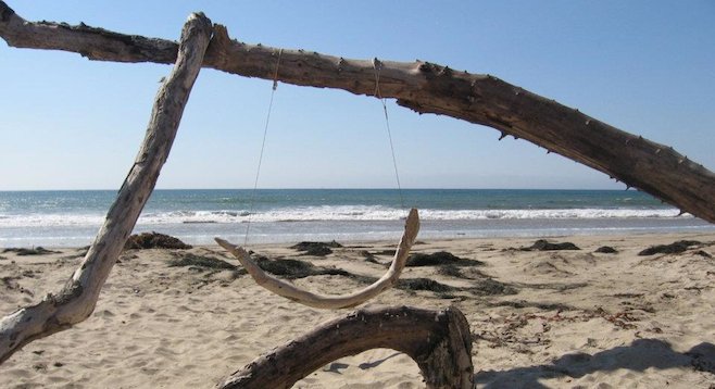 Driftwood swing, Jalama Beach