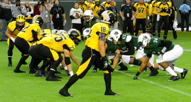 Loomis Del Oro's offense lines up against Helix's defense