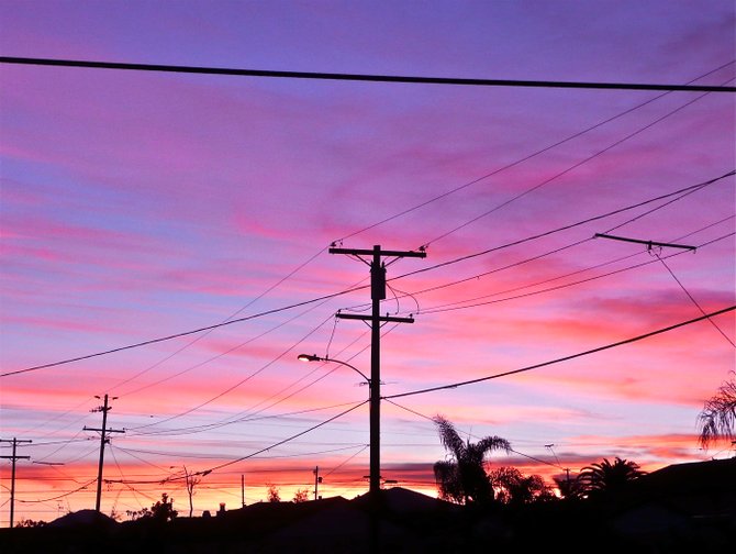 Nature's Early Morning Art Show,
Daybreak on Ray Street 01/25/12