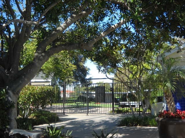 Mariner's Cove pool area.