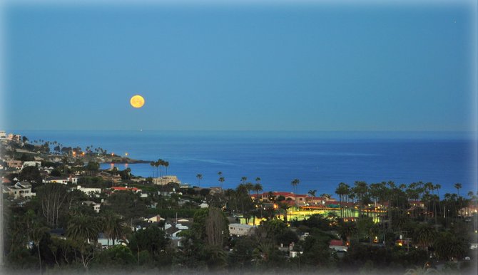 La Jolla Moonset over the cove March 8, 2012