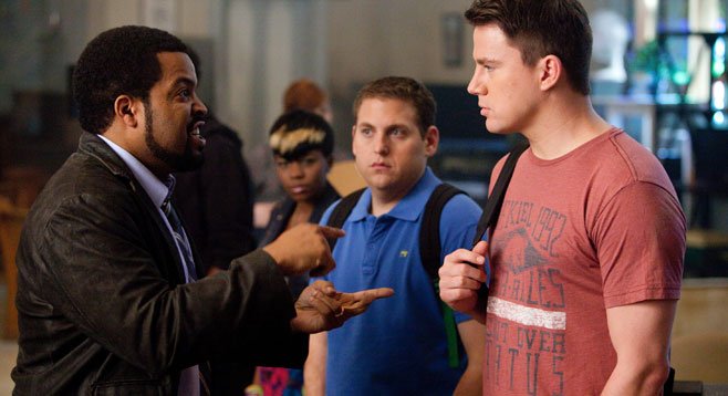 Jonah Hill and Channing Tatum play high school polarities in this recycling of the TV series 21 Jump Street.