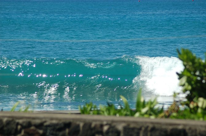 Kona Hawaii waves in september.