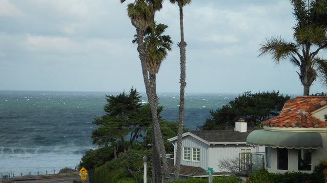 House with a view overlooking the Cliffs in Ocean Beach.