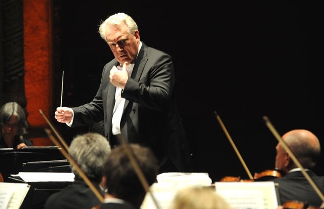 Conductor David Atherton. (Photo by Ken Jacques.)  