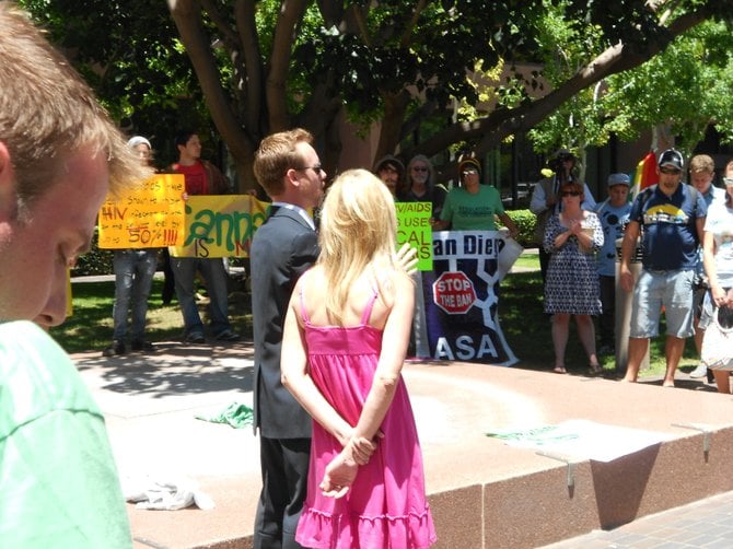 Attorney Lance Rogers addressing the crowd at the ASA anti-Laura Duffy medical marijuana rally downtown.