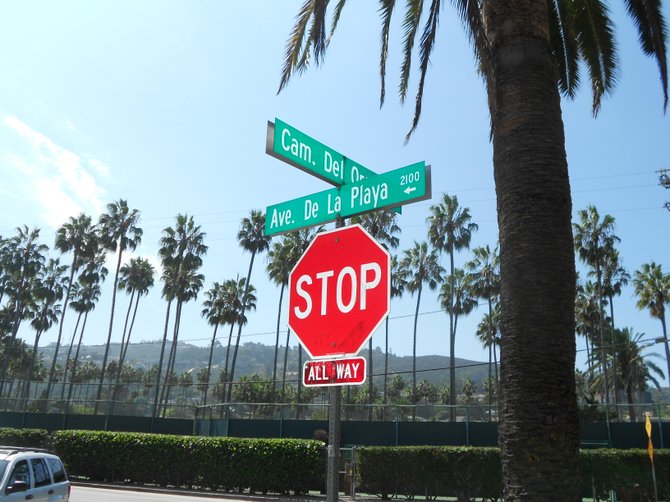 Street sign near La Jolla Shores.