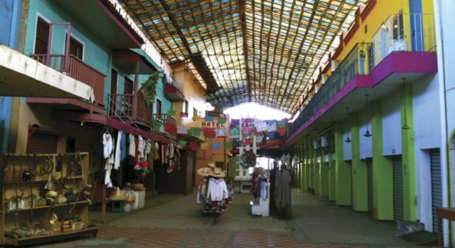 Today, out of the 35 shops at Pasaje Gomez, all but two are rented as artists’ spaces, bookstores, cafés, clothing stores, and even a music school.
