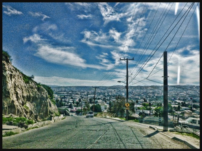 LOOKING AT TIJUANA FROM VOLCAN DE TOLUCA'S RAMP/Viendo a Tijuana por la bajada de rmapa Volcan de Toluca.