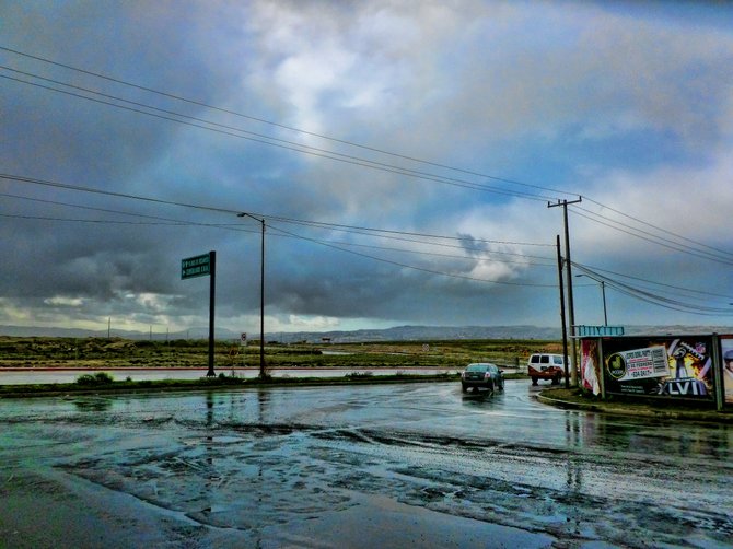 RAINING IN TIJUANA'S OTAY SECTION/Lloviendo en la zona de Otay en Tijuana