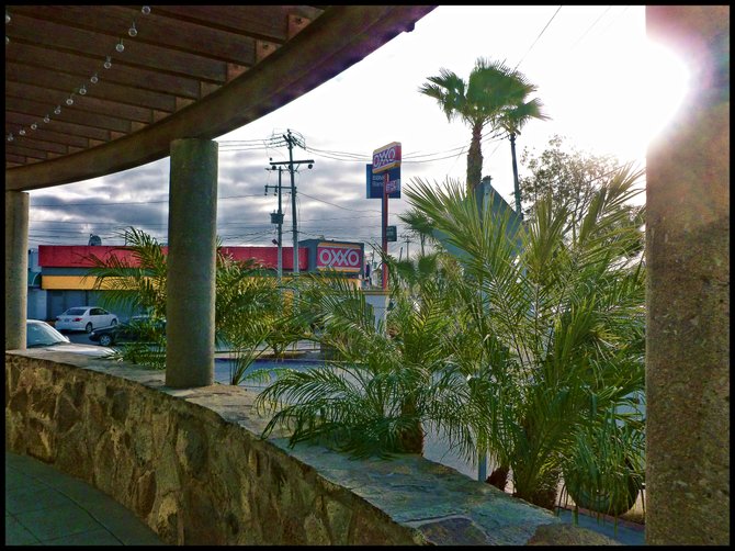 BAJA CALIFORNIA
Stones,clouds and sun in Otay section of Tijuana/Piedras ,nubes y sol en Otay en Tijuana.