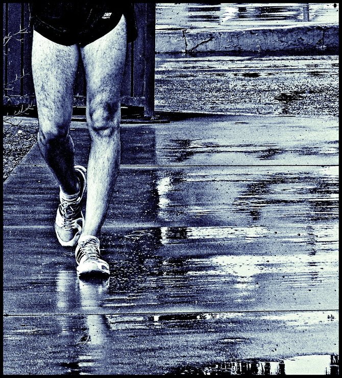 Neighborhood Photo
BAJA CALIFORNIA
Racewalker's legs on rainy day in Tijuana,Baja California/Piernas de marchista en un dia lluvioso en Tijuana,Baja California