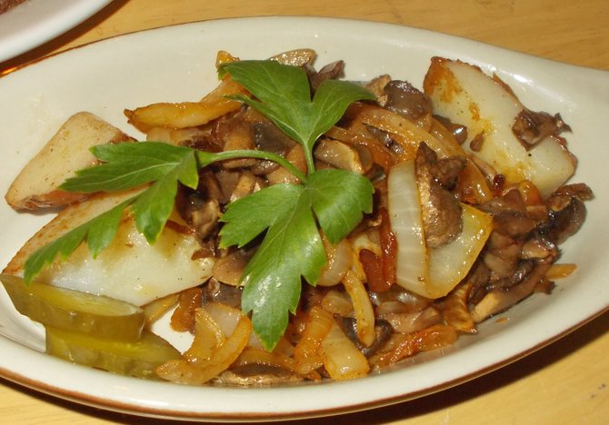 Potato-onion-mushroom dish, $7 (Socialist size)