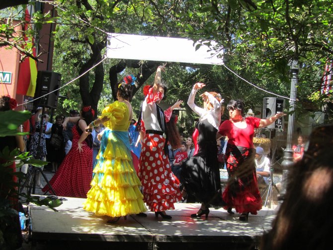 Spanish dancers 