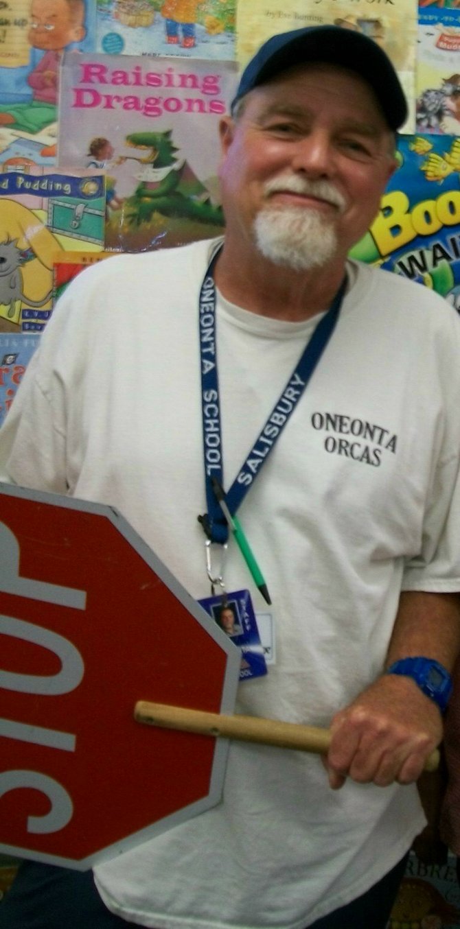 South Bay Union School District (SBUSD) volunteer Pete Salisbury from Oneonta Elementary School Imperial Beach has been nominated by his school principal for the 2013 San Diego County School Volunteer of the Year Award sponsored by DonorNation. 
