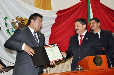 Ricardo Lara and Ben Hueso. From the Internet, credit to diariocritica.org.