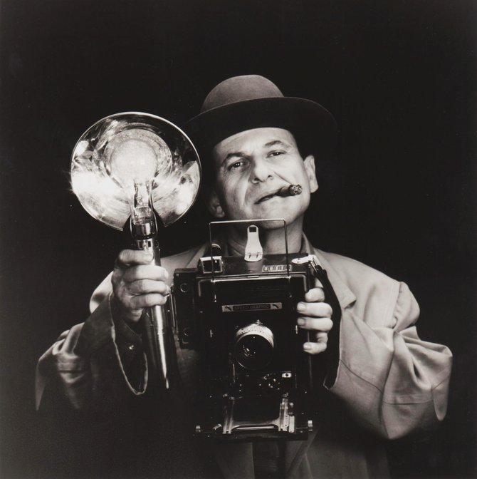 Hat Head: "JOE PESCI stars as the brilliant, eccentric Leon 'Bernzy' Bernstein, a tabloid photographer with an eye for the underside of life -- but the soul of an artist. Written and directed by Howard Franklin. A Universal release."