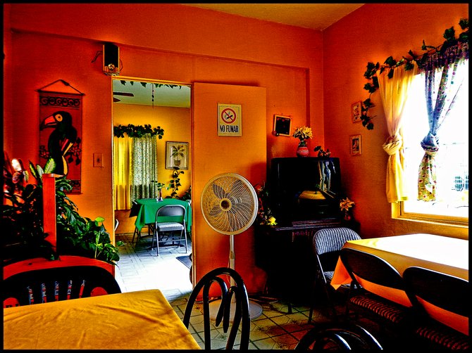 Neighborhood Photos
TIJUANA,BAJA CALIFORNIA
View from inside Concordia Restaurant in Tijuana.Its all in yellow tones./Vista por dentro de Restaurant Concordia.Esta todo pintado en tonos de amarillo.