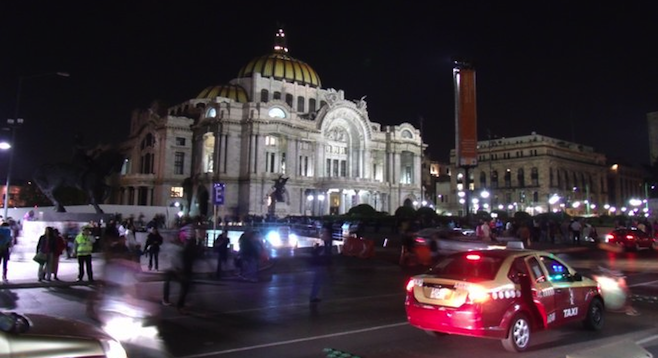 El D.F.'s Palacio de Bellas Artes at night. 
