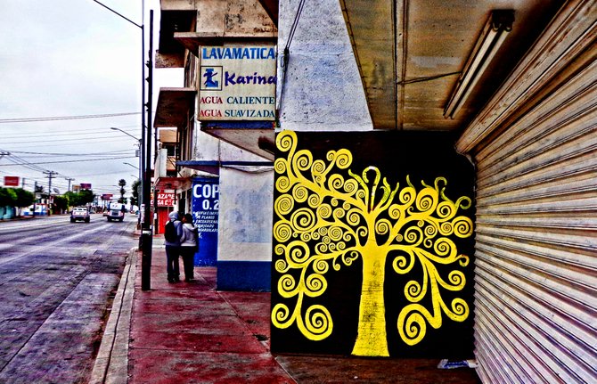 Neighborhood Photos
TIJUANA,BAJA CALIFORNIA
Small mural in Calzada Tecnologico in Otay,Tijuana/ Pequeño mural en Calzada Tecnologico en Otay,Tijuana.