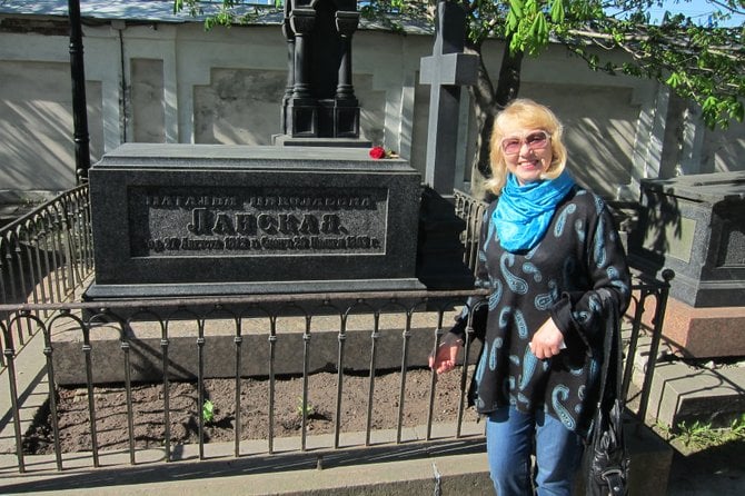 Natalia at Pushkin's wife's grave