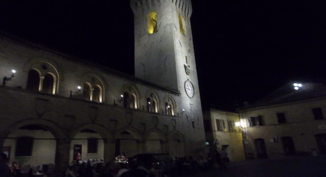 Night on the piazza in Montelupone. 