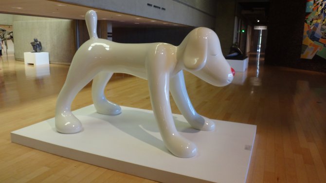 Oversized dog at Palm Springs Art Museum