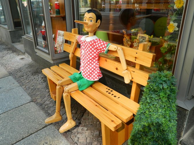 Pinocchio advertising a Leipzig toy store. 