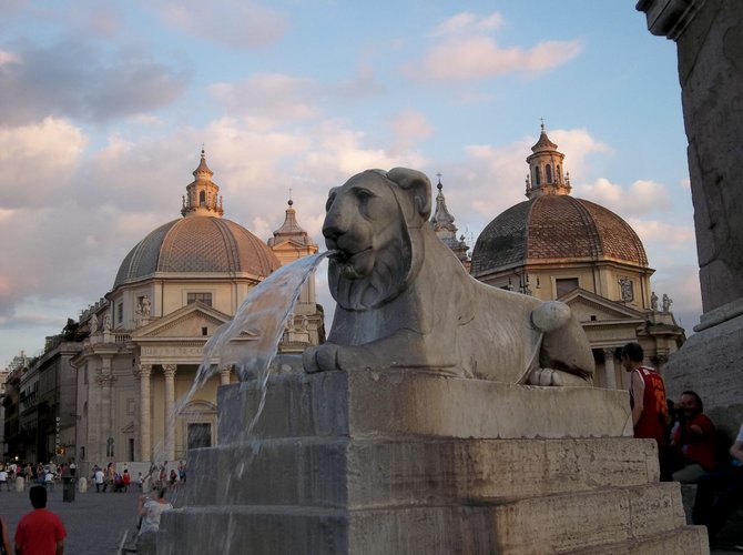 Fountain at Piazza del Popolo in Rome