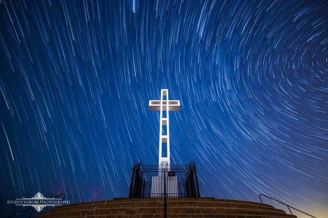 Evgeny Yorobe Photography - Star trails behind the cross on Mount Soledad.