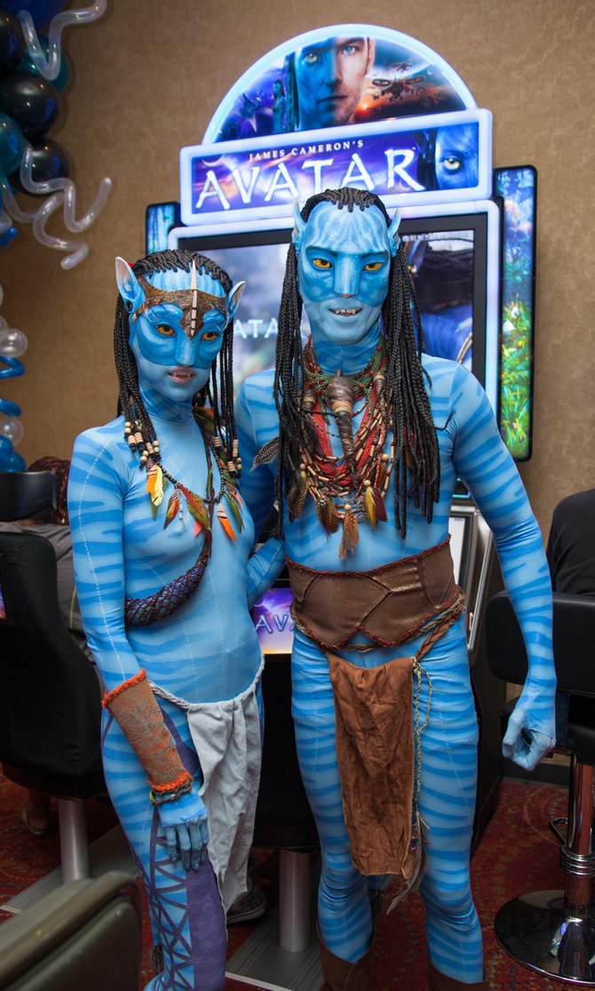 Avatar mania is hitting casino floors! Valley View Casino Hotel was among the first casinos in the United States to welcome IGT’s new, award-winning  James Cameron’s AVATAR™ Video Slots to their casino floor. Fans flocked to the resort to be some of the first players to journey to Pandora, take flight alongside Na’vi warriors and soar with banshees.  The iconic Tree of Souls, seen at the Global Gaming Expo, and two Na’vi warriors were on-hand for this grand celebration.

