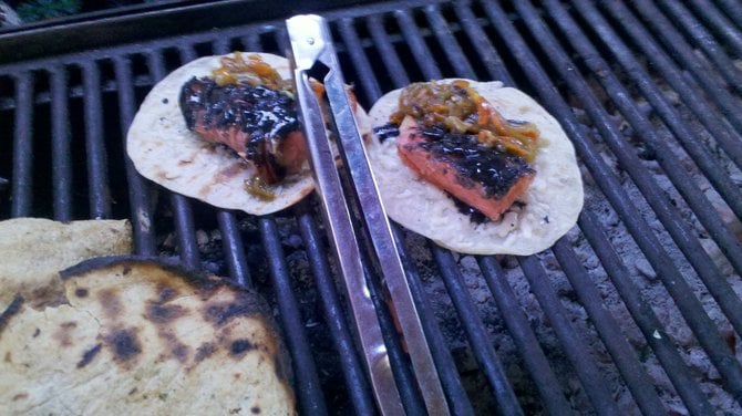 Salmon en Nogada Taco