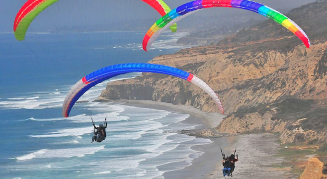 (image from Torrey Pines Gliderport Facebook page)